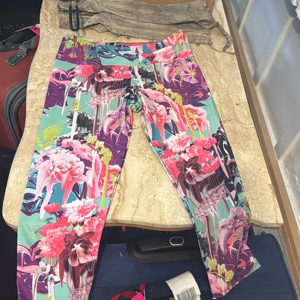 Onzie capris